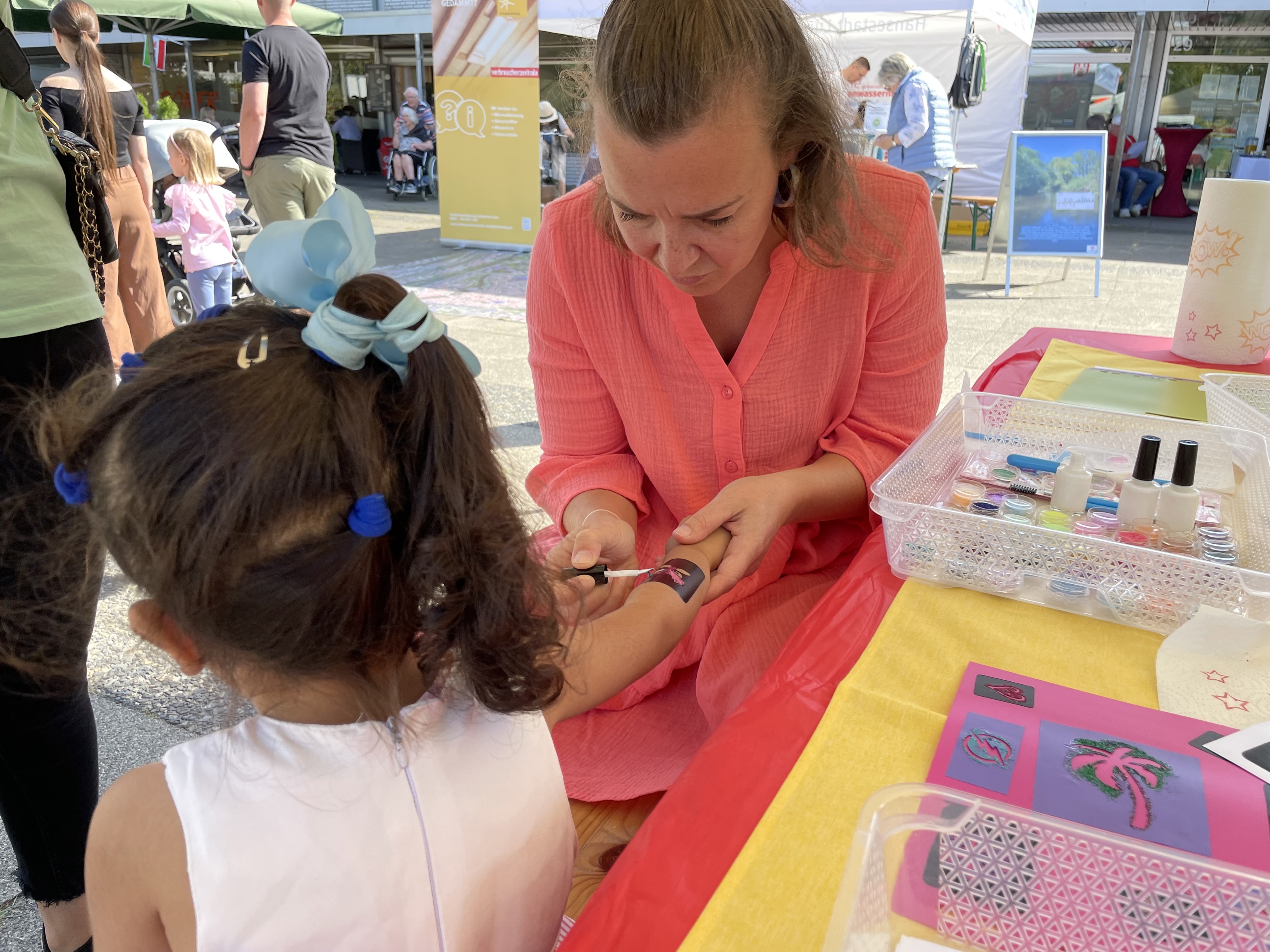 Glitzerhaftes Stadtteilfest 